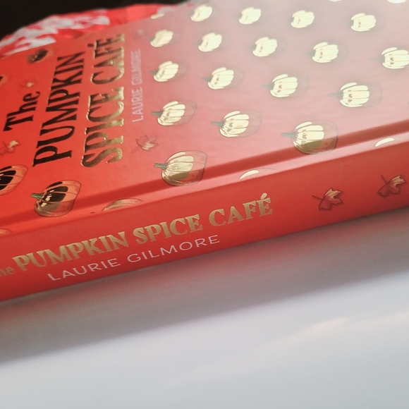 New Special Edition Autumn Romance at The Pumpkin Spice Café By Laurie Gilmore - Picture 6 of 7